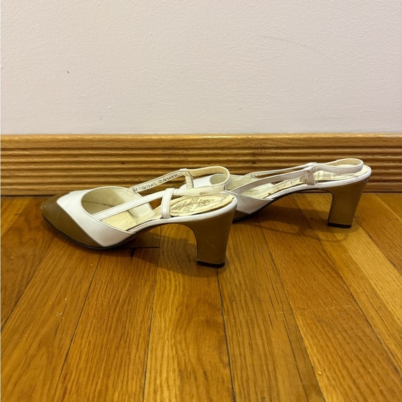 DELMAN CAPTOE TWO TONED SPECTATOR SLINGBACK PUMP 6.5 AA NARROW-WHITE/TAUPE VTG - Picture 9 of 13